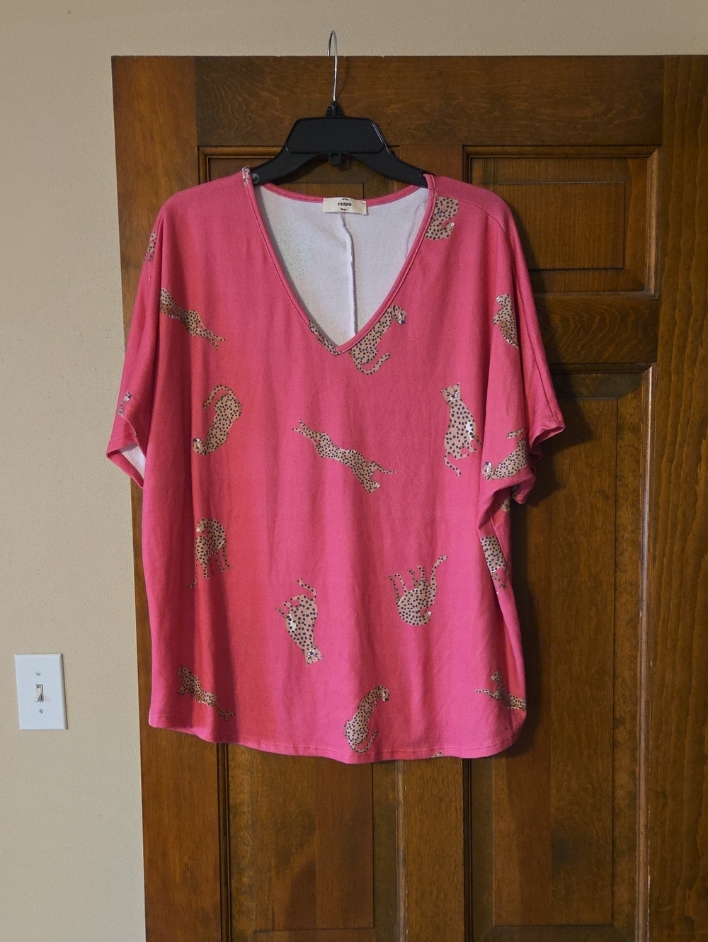 entro Pink Leopard-Print V-Neck Short Sleeve Top